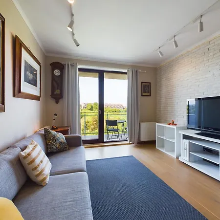 Sloneczny Apartament Czeslawa Milosza Z Parkingiem By Renters Gdansk